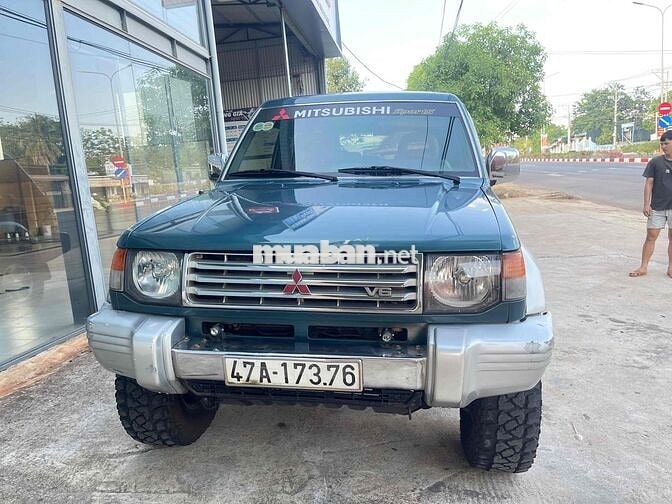 Mitsubishi Pajero V43 Xanh nhập nhật