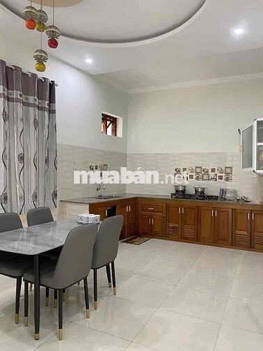 NHÀ ĐẸP GẦN HỒ NGHINH, 5PN,4WC SÁT BIỂN MỸ KHÊ