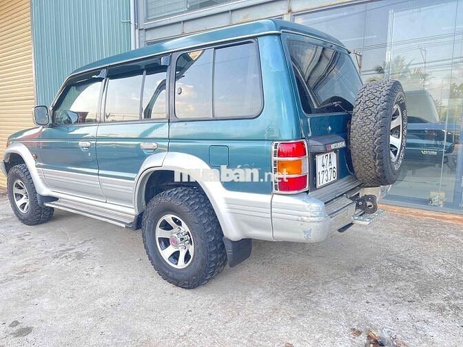 Mitsubishi Pajero V43 Xanh nhập nhật