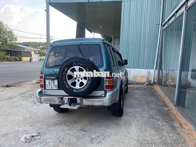 Mitsubishi Pajero V43 Xanh nhập nhật