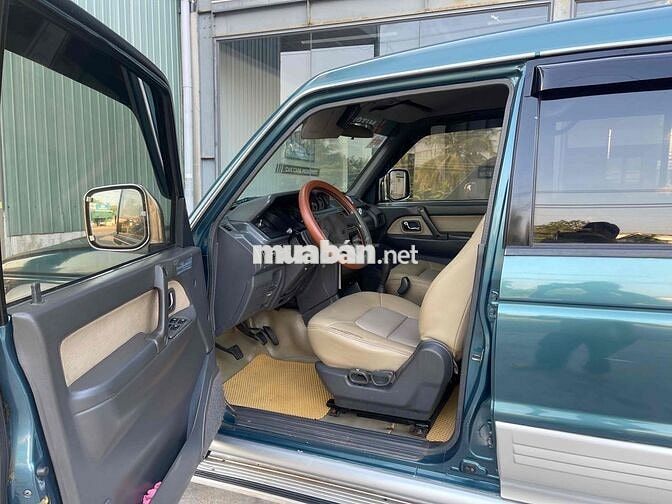 Mitsubishi Pajero V43 Xanh nhập nhật