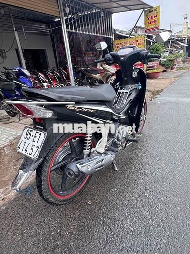 Honda Blade Trắng đen