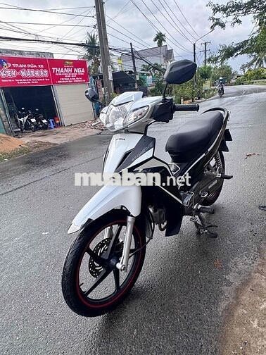 Honda Blade Trắng đen