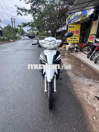 Honda Blade Trắng đen