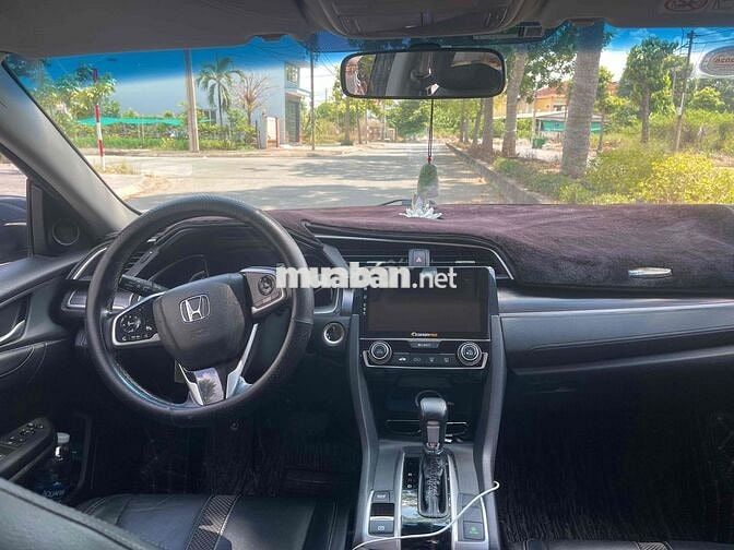 Honda Civic 2020 Xanh đen 10 vạn 1.8