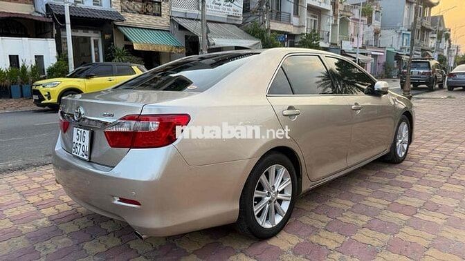 Toyota Camry 2014 2.5G Vàng cát