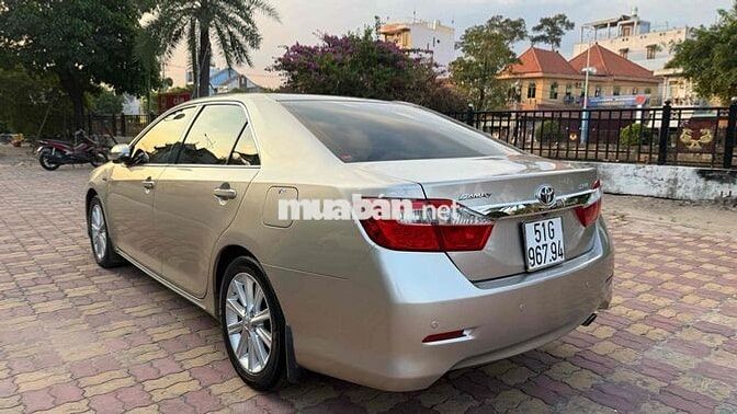 Toyota Camry 2014 2.5G Vàng cát
