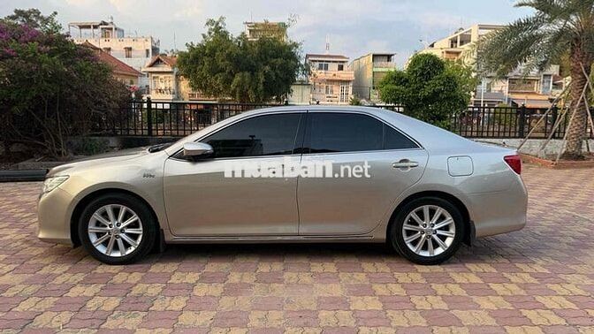 Toyota Camry 2014 2.5G Vàng cát