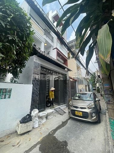 Bán nhà Bình Long, Tân Phú.DT 4.2x18. Đúc 2 Lầu MỚI ở ngay, nhỉnh 6 TỶ