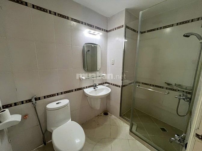 Bán Gấp Căn Hộ Hùng Vương Plaza - 130m², 3PN, 3WC - Sổ Hồng Riêng