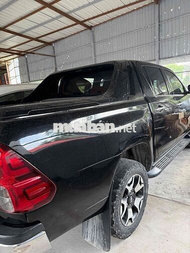 Toyota Hilux 2018 2.8G 4x4 AT Đen