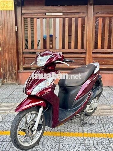 Honda Vision Đỏ mận