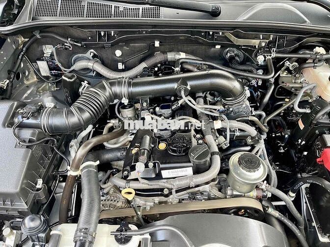 Toyota Fortuner 2017 Bạc 26.000 km