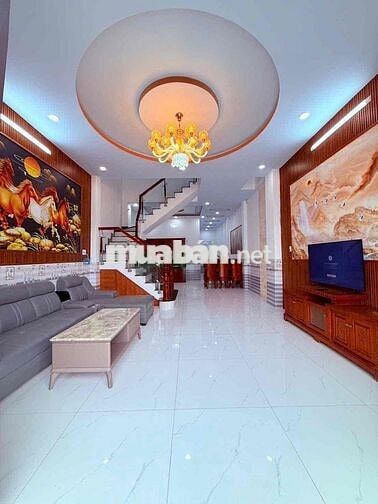 Chính chủ bán nhà lầu đúc thật cách sân bay 24km