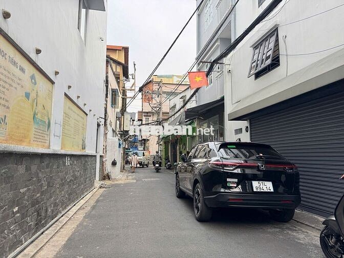 Cho thuê nhà nguyên căn hẻm xe hơi Huỳnh Văn Bánh, Quận Phú Nhuận.