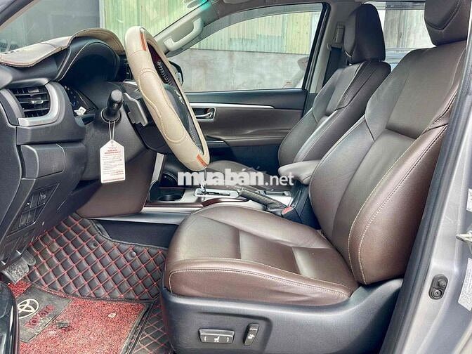 Toyota Fortuner 2017 Bạc 26.000 km