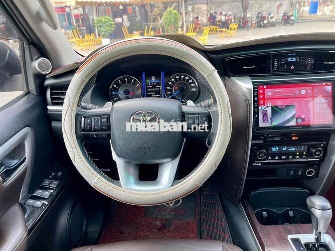 Toyota Fortuner 2017 Bạc 26.000 km