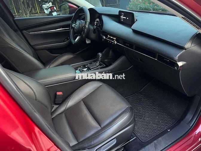 Mazda 3 Luxury 2024 Đỏ 18.700km