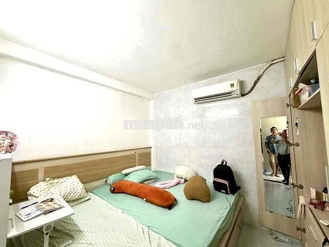 Nhà MT xe hơi đậu cửa, 54m2 chỉ 5.6T, Đ.Bến vân đồn ngsy Vĩnh khánh.