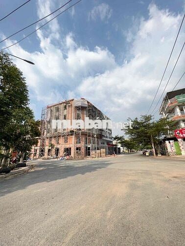 RA NHANH LÔ GÓC BIỆT THỰ NGANG 12m GIÁ SANG TÊN 3tỷ680.M