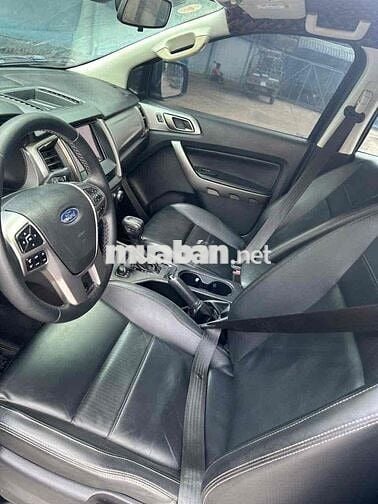 Ford Ranger Limited Đen 5 chỗ
