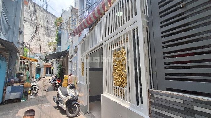 Nhà mới tuyệt đẹp, 1trệt, 1lầu, ST. Ngang 3,7m/NH4m x Dài 14,2m