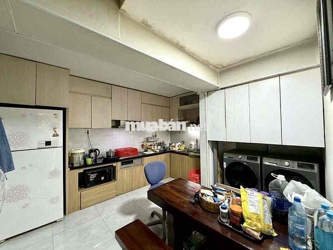 Nhà MT xe hơi đậu cửa, 54m2 chỉ 5.6T, Đ.Bến vân đồn ngsy Vĩnh khánh.