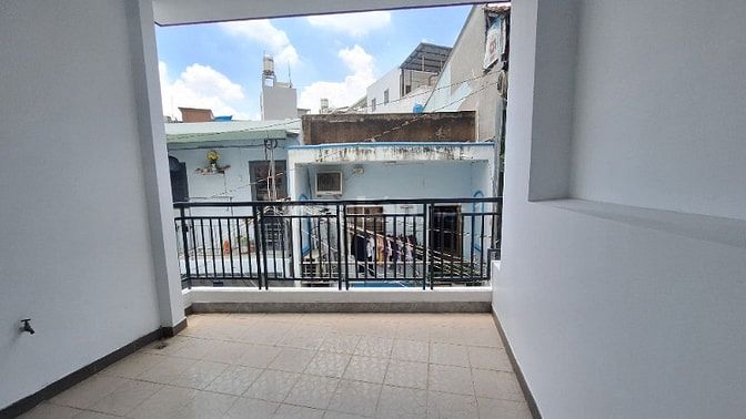 Nhà mới tuyệt đẹp, 1trệt, 1lầu, ST. Ngang 3,7m/NH4m x Dài 14,2m