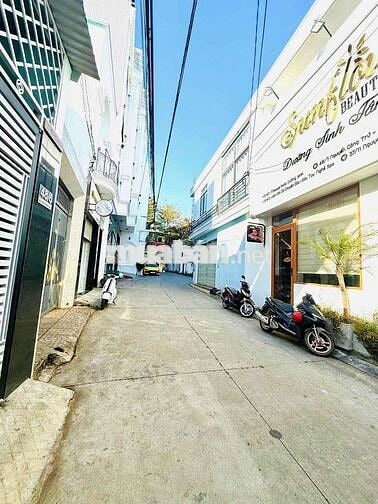 CHO THUÊ 4 CĂN NHÀ LIỀN KỀ. HẺM SỐ 48/1 NGUYỄN CÔNG TRỨ.