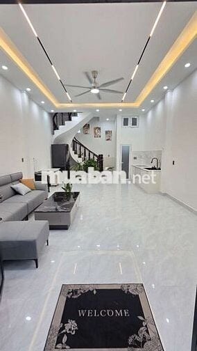 Bán nhà riêng 1 Trệt 3 Lầu Thủ Đức Sổ Hồng 50m2 4PN 4WC, Gần đường lớn
