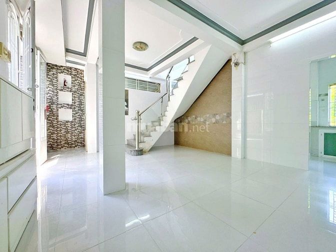  NHÀ TRỆT LẦU TRUNG TÂM NINH KIỀU LẤY HỘ KHẨU CHO CON