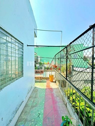  NHÀ TRỆT LẦU TRUNG TÂM NINH KIỀU LẤY HỘ KHẨU CHO CON
