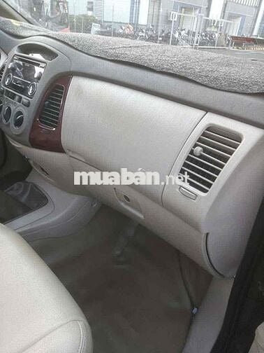 Toyota Innova 2006 Đen 7 chỗ