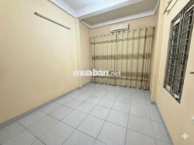 Cho thuê nhà căn góc 82 ngô quyền hà đông, 110m nhà 3 tầng, kinh doanh