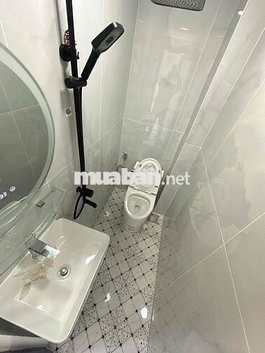 🏡 CHO THUÊ  NHÀ MỚI – 2 TẦNG – XÓM CHIẾU Q4