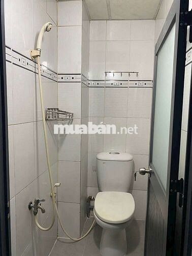Cho thuê nhà nguyên căn 2 phòng ngủ 2wc có sân thượng 
