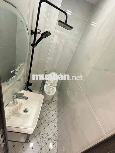 🏡 CHO THUÊ  NHÀ MỚI – 2 TẦNG – XÓM CHIẾU Q4