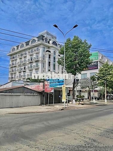 nền nhà trung tâm Long Khánh , đầy đủ tiện ích , giá rẻ