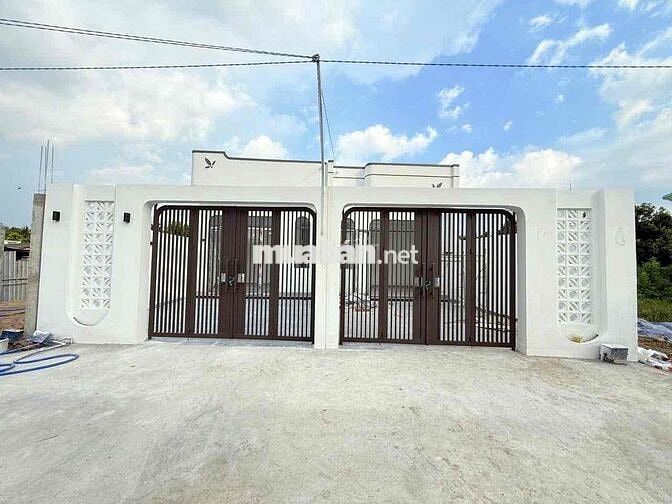 Nhà kiểu hiện đại, diện tích rộng, gần chợ, KCN cầu cần thơ, full thổ