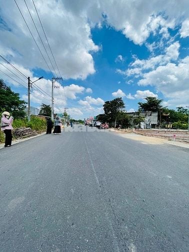 Đất mặt tiền kinh doanh gần Quốc lỘ 1A 