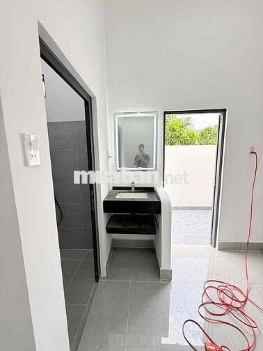 Nhà kiểu hiện đại, diện tích rộng, gần chợ, KCN cầu cần thơ, full thổ