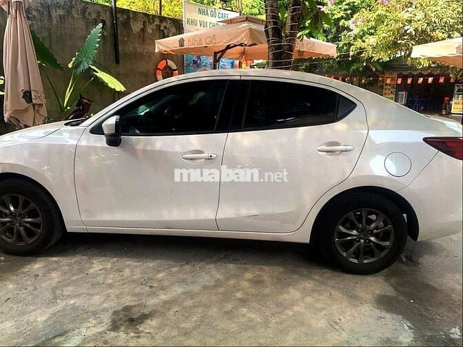 Mazda 2 Trắng 4800 km