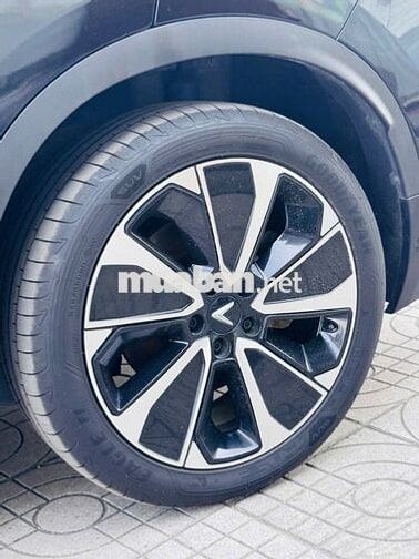 VinFast VF8 Plus Eco ADAS 2023 Đen Siêu Đẹp
