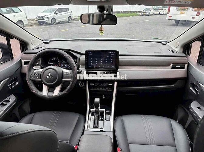 Mitsubishi Xpander Premium 2025 10000 km