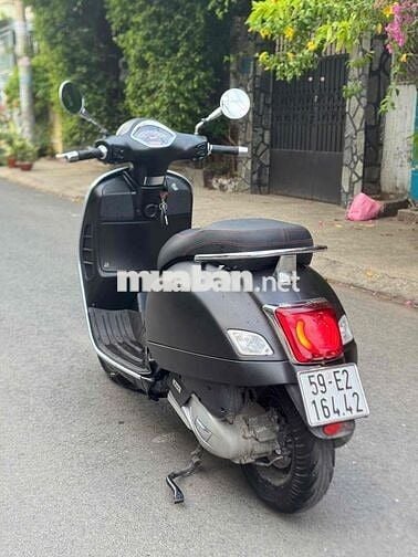 Piaggio Vespa GTS 2021 Đen mờ lịch lãm mới ken 98%