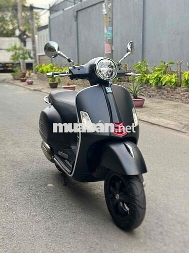 Piaggio Vespa GTS 2021 Đen mờ lịch lãm mới ken 98%