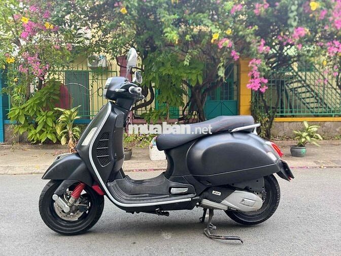 Piaggio Vespa GTS 2021 Đen mờ lịch lãm mới ken 98%