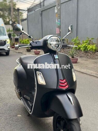 Piaggio Vespa GTS 2021 Đen mờ lịch lãm mới ken 98%