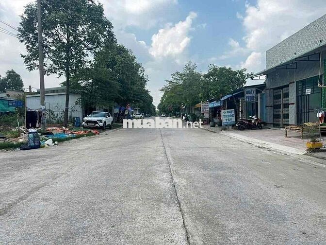 Kẹt tiền bán gấp lô đất 300m2/780Triệu gần trươg ĐH việt đức, bến cát