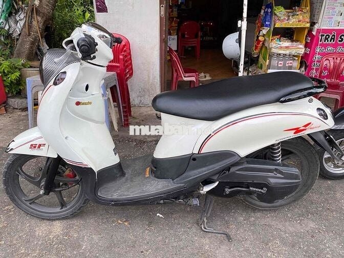 Yamaha Classico màu Trắng